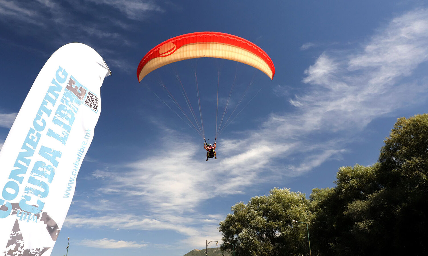 Paragliding Ohrid - Approaching Landing