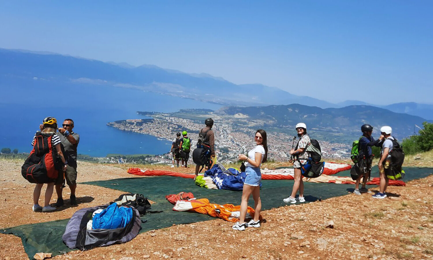 Paragliding Ohrid - preparation at the take-off